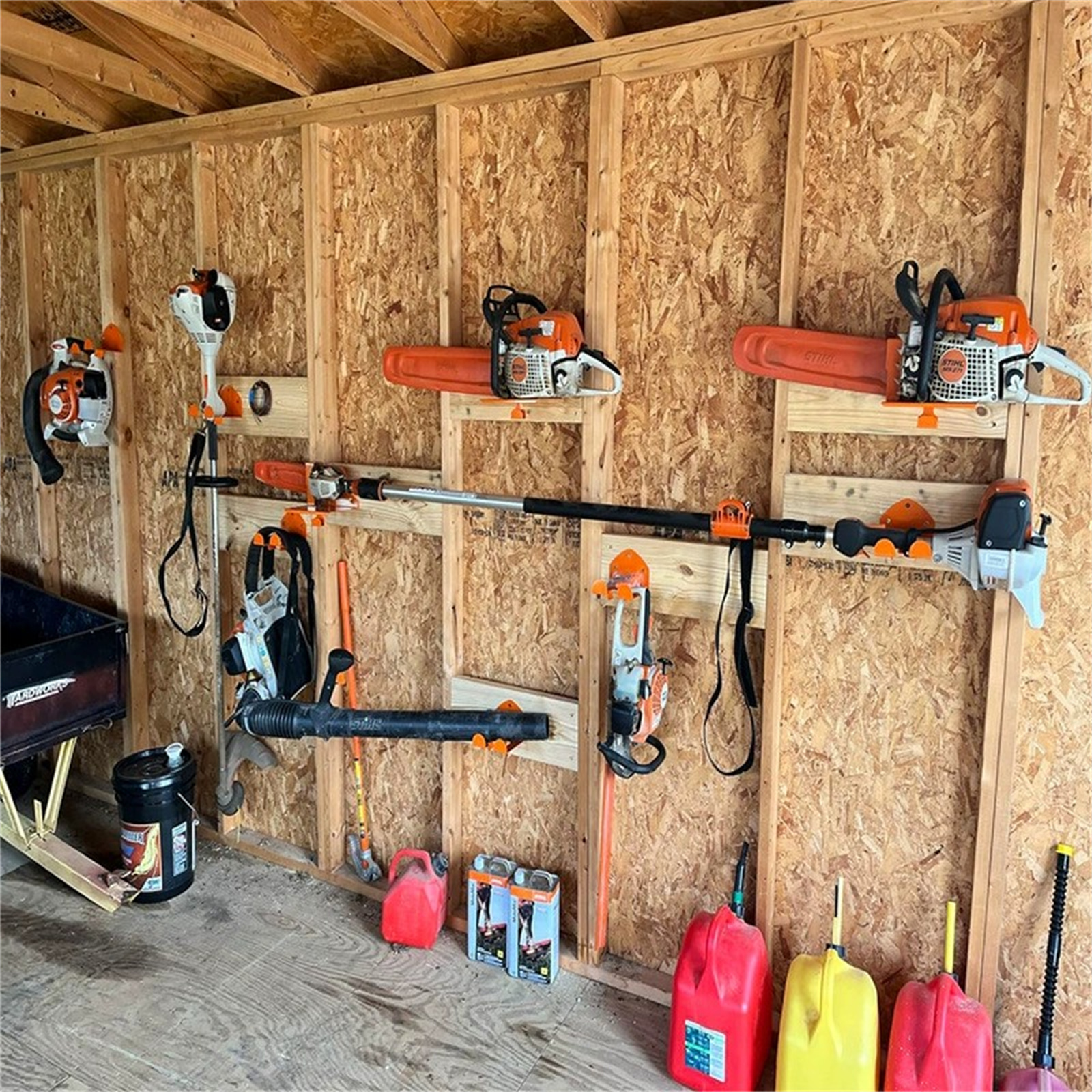 Woodworking Garage - Adjustable Chainsaw Wall Mount Heavy Rack